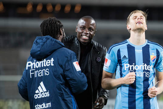 Djurgårdens tidigare spelare Nyasha Mushekwi på besök