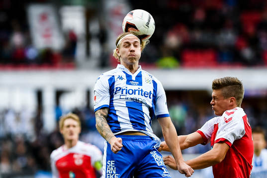 IFK Göteborgs Elias Mar Omarsson och Kalmars Viktor Elm