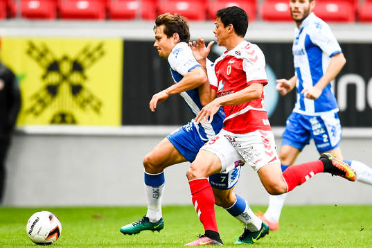 IFK Göteborgs Mads Albaek och Kalmars Romário Pereira