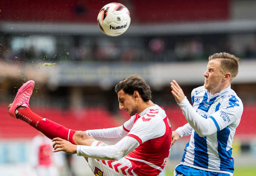Kalmars Mahmoud Eid  och IFK Göteborgs Scott Jamieson