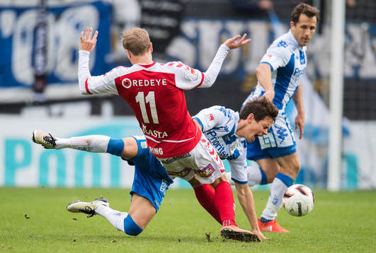 Kalmars Jonathan Ring och IFK Göteborgs Mads Albaek