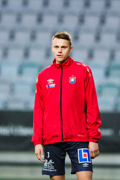 Örgrytes Marwin Leidevall värmer upp