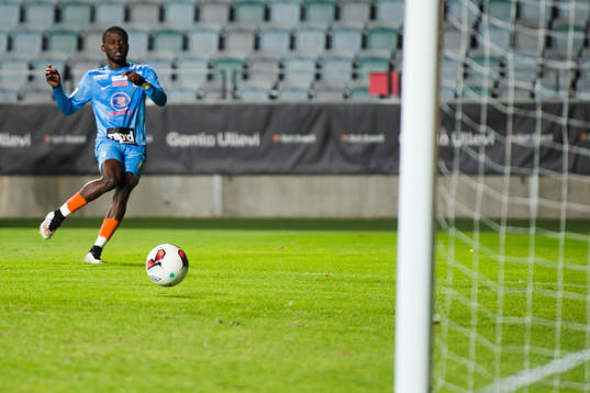 Athletics Mohamed Buya Turay gör 0-3-målet