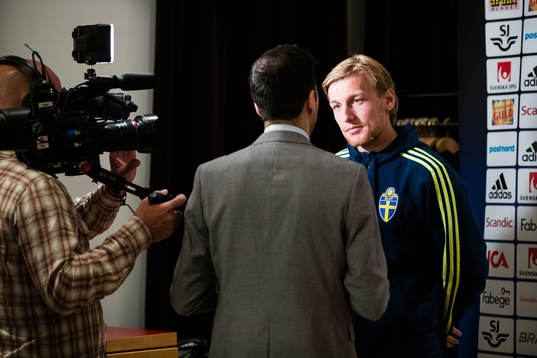 Emil Forsberg i mixed zone
