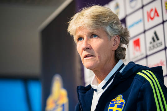 Sveriges förbundskapten för damfotbollslandslaget, Pia