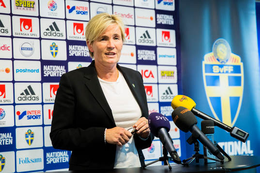 Sveriges förbundskapten för damfotbollslandslaget, Pia