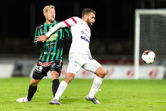 Varbergs Sebastian Crona och Assyriskas Mattias Genc