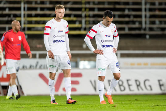 Assyriskas Tim Söderström och Mateo Panadic deppar
