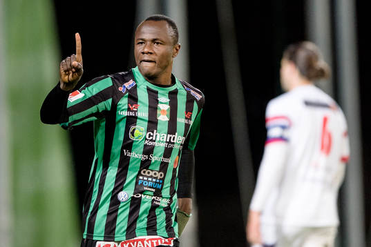 Varbergs Nsima Peter jublar