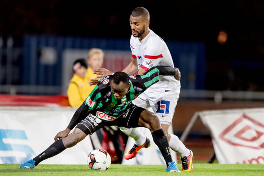 Varbergs Nsima Peter och Assyriskas Kyle Konwea