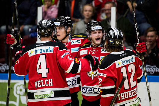 Malmö Redhawks Kim Rosdahl (m) jublar