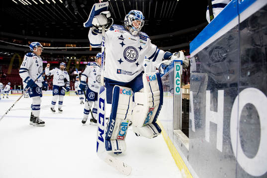 Leksands målvakt Henrik Haukeland deppar när han lämnar