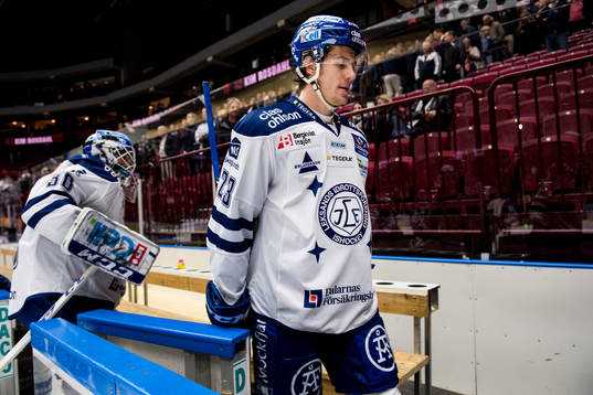 Leksands Sondre Olden och målvakt Henrik Haukeland deppar