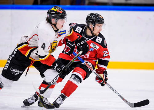 Lejons Hampus Karlsson och Piteås Viktor Sandberg