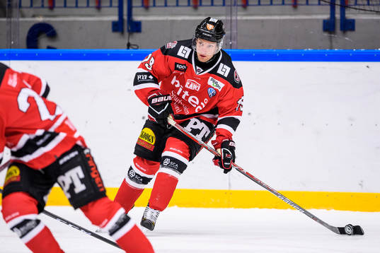 Piteås David Pettersson med pucken