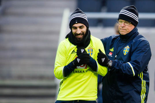 Bläddra bland fler bilder av Fotboll, Inför VM-kval, Sverige, Träning & mixed zone