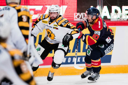 Skellefteås Johan Alm och Djurgårdens Jeff Tambellini