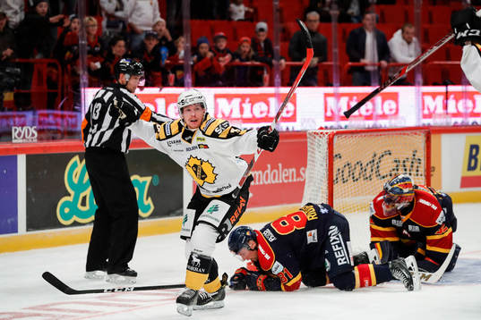 Skellefteås Niclas Burström jublar