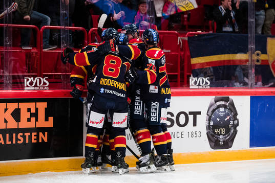 Djurgårdens Calle Ridderwall och Marcus Davidsson jublar
