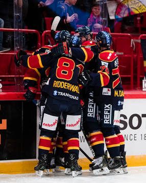 Djurgårdens Calle Ridderwall och Marcus Davidsson jublar