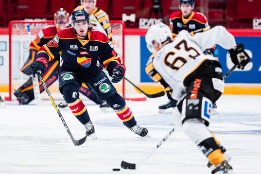 Djurgårdens Linus Johansson och Skellefteås Sebastian Aho