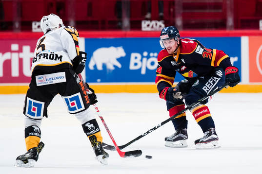Skellefteås Niclas Burström och Djurgårdens Daniel Brodin