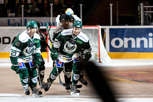 Färjestads spelare jublar