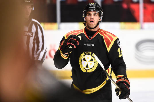 Brynäs Daniel Paille jublar