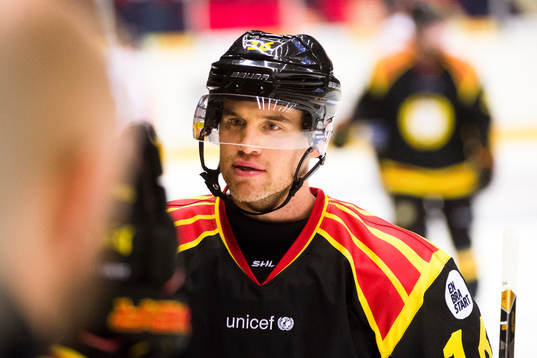 Brynäs Daniel Paille jublar