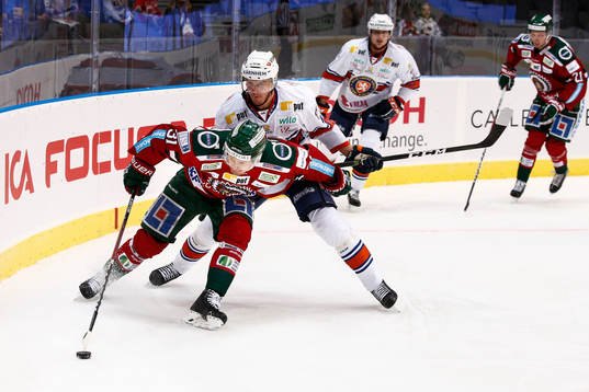 Frölundas Nicklas Lasu och Växjös Philip Holm