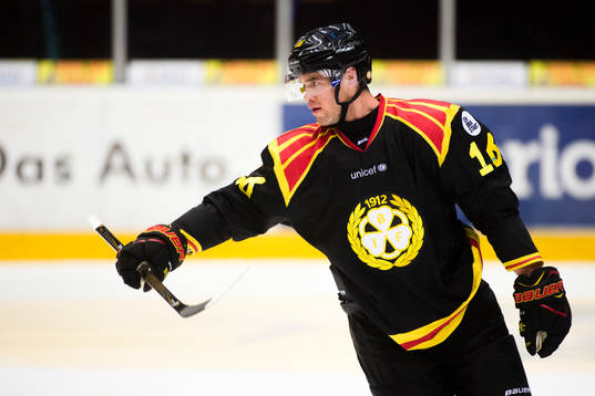 Brynäs Daniel Paille jublar