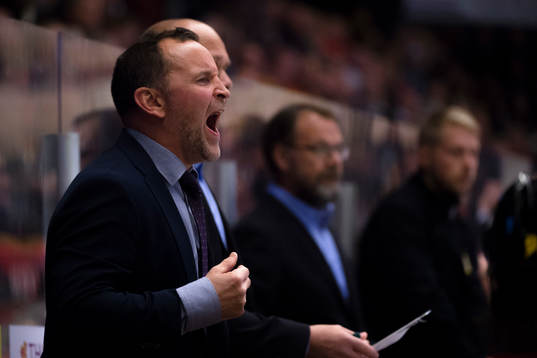 Brynäs tränare Thomas Berglund reagerar