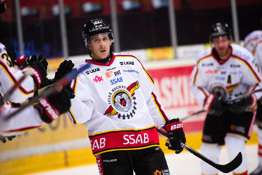 Luleås Bill Sweatt jublar