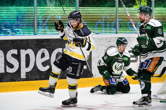 s Mattias Tedenby jublar