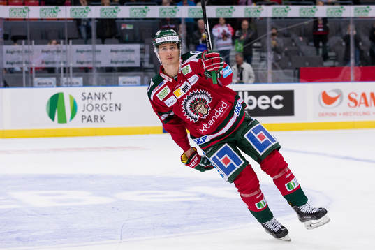 Frölundas Johan Sundström tackar publiken