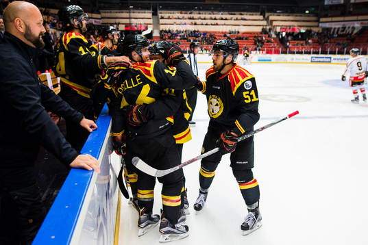 Brynäs Daniel Paille och Marc Zanetti jublar