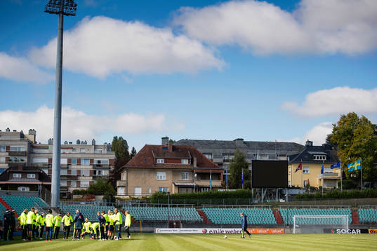 Sveriges spelare samlas på Stade Josy Barthel