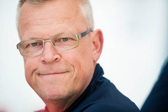 Sveriges förbundskapten Janne Andersson deltar i en