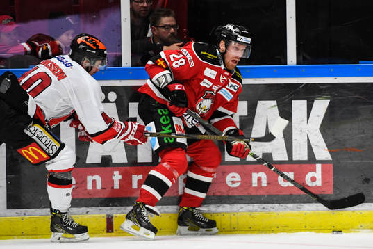 Malmö Redhawks Jens Olsson och Örebros Anders Eriksson