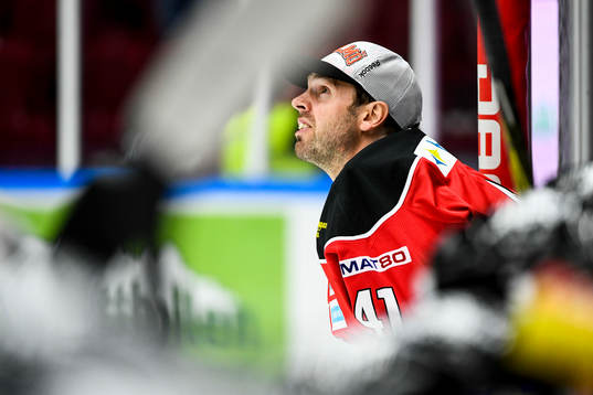 Malmö Redhawks målvakt Cristopher Nihlstorp i båset