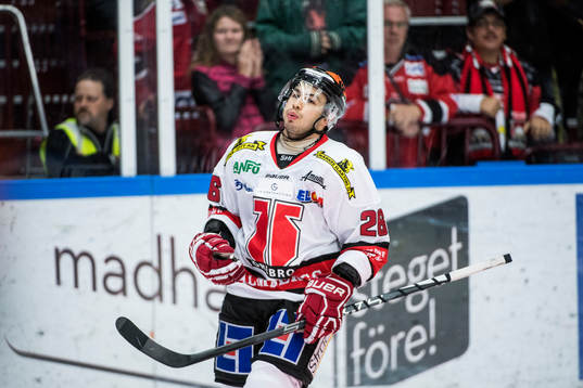 Örebros Greg Squires deppar