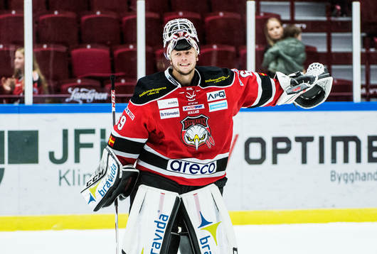 Malmö Redhawks målvakt Oscar Alsenfelt jublar