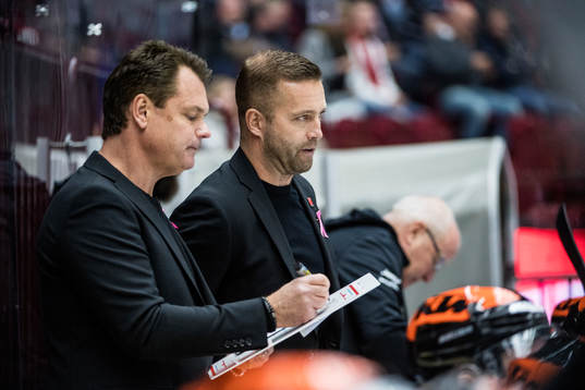 Örebros tränare Lars Ivarsson och tränare Johan Tornberg