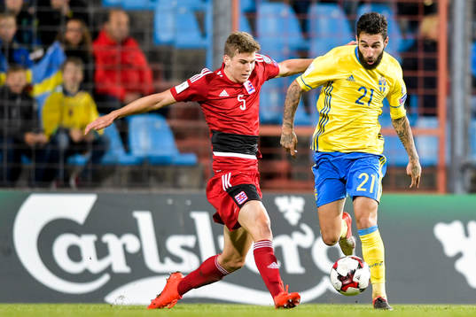 Luxemburgs Florian Bohnert och Sveriges Jimmy Durmaz
