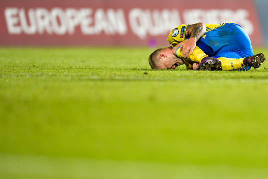Sveriges John Guidetti har ont