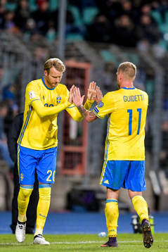 Sveriges John Guidetti byts ut till förmån för Ola