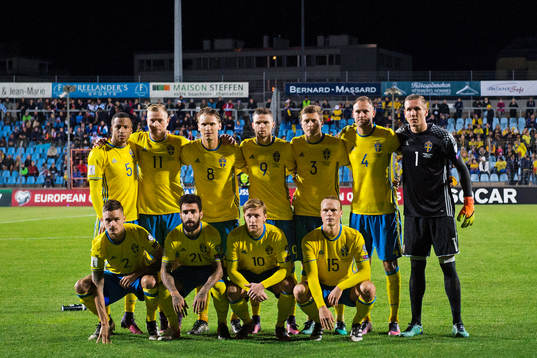 Sveriges spelare står uppställda för en lagbild