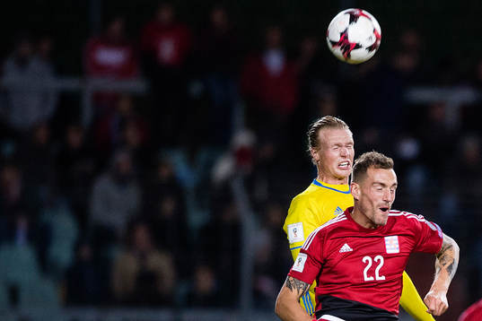 Sveriges Oscar Hiljemark och Luxemburgs Aurelian Joachim
