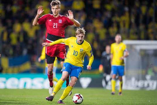 Luxemburgs Maurice Deville och Sveriges Emil Forsberg