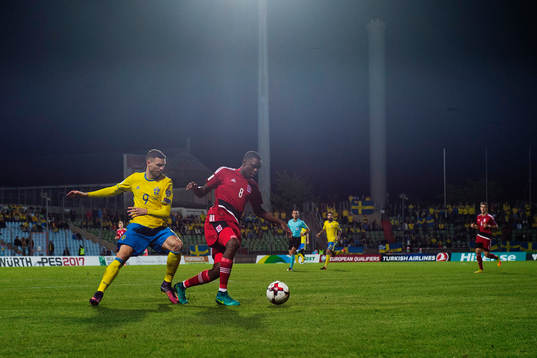 Sveriges Marcus Berg och Luxemburgs Christopher Martins